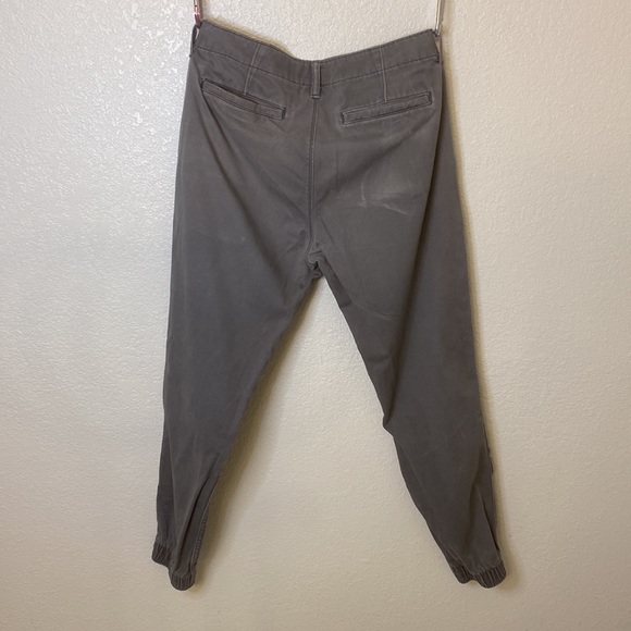 32x32 grey Arizona flex jogger pants. - Picture 2 of 5